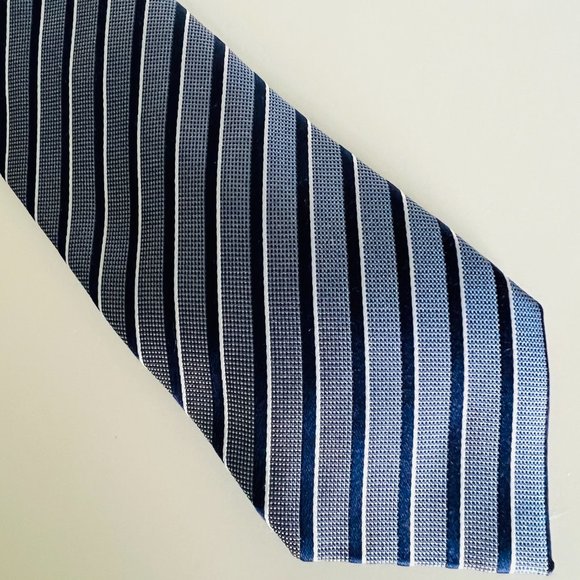 BANANA REPUBLIC Lt Blue/Dk Blue/White NWOT - Picture 1 of 3